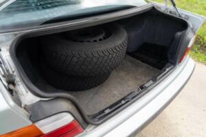 Image 27/40 de BMW 320i (1994)