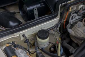 Image 13/24 of Porsche 944 Turbo (1988)