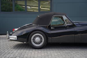 Image 35/50 of Jaguar XK 140 DHC (1956)
