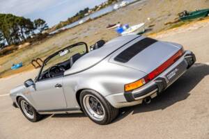 Image 25/132 of Porsche 911 Speedster 3.2 (1989)