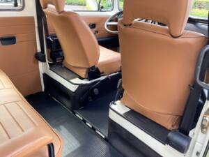 Image 27/73 of Volkswagen T2b Kombi (1978)