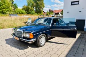 Bild 62/99 von Mercedes-Benz 230 CE (1983)