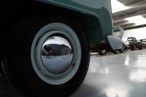 Image 42/50 of Volkswagen T1 panel van (1964)