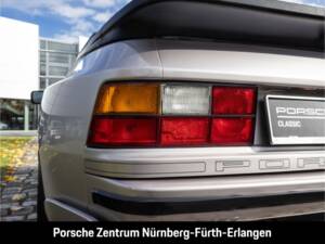 Immagine 11/39 di Porsche 944 Turbo (1988)