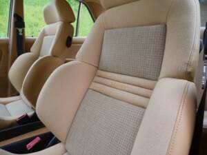 Immagine 10/50 di Mercedes-Benz 230 E (1900)