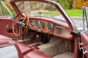 Afbeelding 11/29 van Aston Martin DB 2&#x2F;4 Mk II DHC (1956)