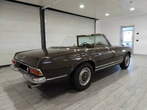 Image 4/15 de Mercedes-Benz 250 SL (1967)