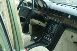 Image 39/50 de Mercedes-Benz 450 SEL 6,9 (1975)