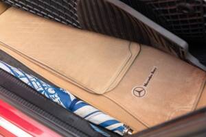 Bild 14/33 von Mercedes-Benz E 220 (1994)