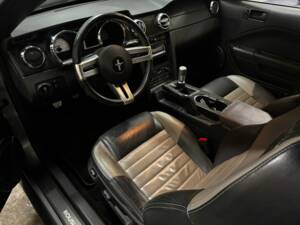 Image 15/60 of Ford Mustang GT (2005)