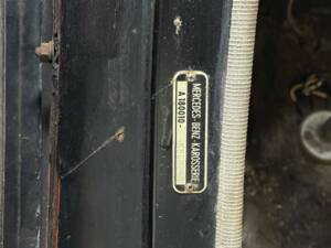 Image 17/50 of Mercedes-Benz 220 S (1955)