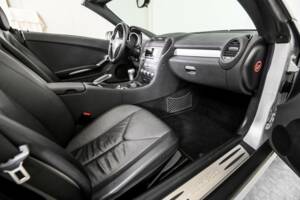 Image 33/50 of Mercedes-Benz SLK 200 Kompressor (2004)