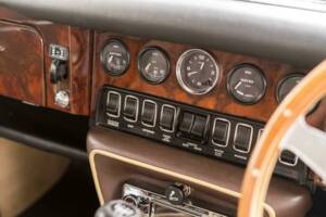 Immagine 31/50 di Jaguar Type E V12 (1973)