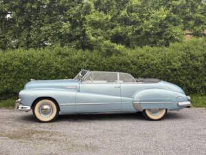 Image 7/8 of Buick Roadmaster (1947)