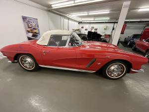 Image 11/41 of Chevrolet Corvette (1962)