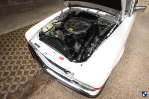 Image 16/85 of Mercedes-Benz 560 SL (1986)