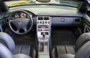 Image 13/33 de Mercedes-Benz SLK 320 (2000)