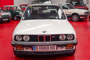 Image 38/38 of BMW 325i (1986)