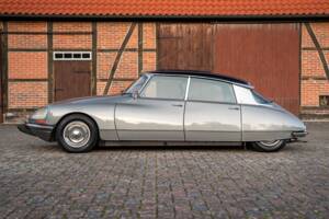 Image 11/44 of Citroën DS 21 (1968)