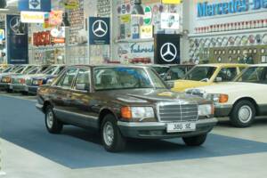 Bild 12/50 von Mercedes-Benz 380 SE (1984)
