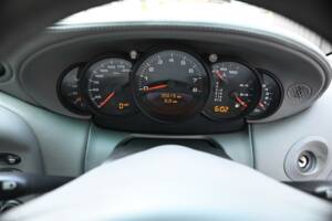 Bild 37/50 von Porsche 911 Carrera 4S (2004)