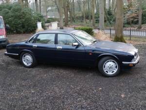 Image 3/8 of Jaguar XJ 6 4.0 (1994)