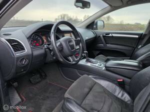 Image 24/50 of Audi Q7 4.2 FSI quattro (2006)