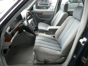 Bild 9/21 von Mercedes-Benz 300 SE (1990)