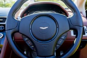 Image 30/39 of Aston Martin DBS Volante (2011)