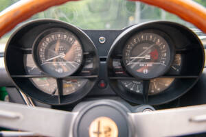 Image 20/27 of Alfa Romeo Montreal (1972)