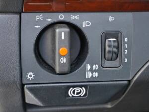 Imagen 14/24 de Mercedes-Benz E 220 (1996)