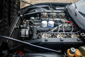 Image 13/16 de Ferrari 365 GTC&#x2F;4 (1972)