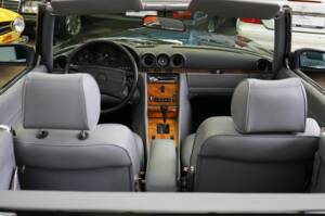 Image 16/38 de Mercedes-Benz 560 SL (1987)