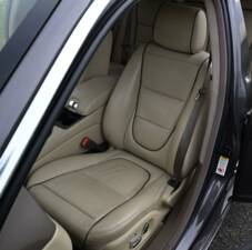 Image 34/50 de Jaguar XJ 8 4.2 (2009)