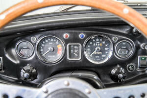 Bild 15/50 von MG MGB (1971)