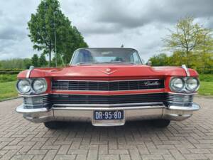 Image 7/8 of Cadillac Sedan DeVille (1965)