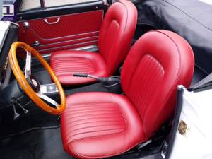 Bild 22/52 von Alfa Romeo 1750 Spider (1969)