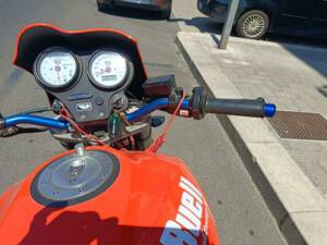 Image 40/48 of Buell X1 Lightning (2000)