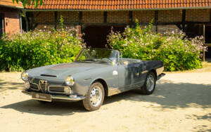 Image 2/77 of Alfa Romeo 2600 Spider (1963)