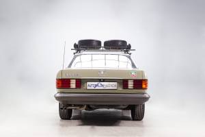 Immagine 7/25 di Mercedes-Benz 280 SE (1985)