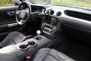 Immagine 3/50 di Ford Mustang GT 5.0 V8 Fastback (2019)