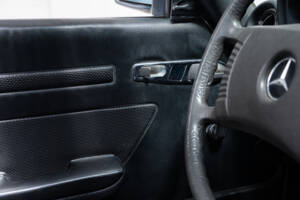 Image 15/43 of Mercedes-Benz 350 SL (1978)