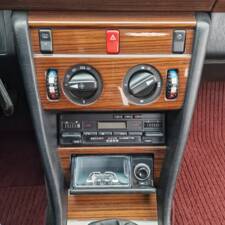 Immagine 14/162 di Mercedes-Benz 230 CE (1989)