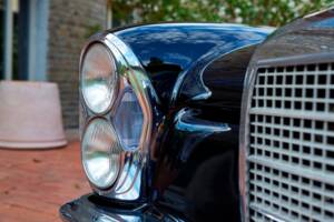 Imagen 24/199 de Mercedes-Benz 280 SE 3,5 (1971)