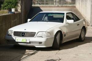 Image 38/50 of Mercedes-Benz 300 SL-24 (1989)