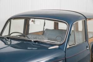 Image 31/50 of Morris Minor 1000 Traveller (1968)