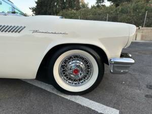 Image 13/18 of Ford Thunderbird (1957)