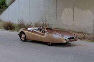 Image 4/12 of Jaguar XK 120 OTS (1952)