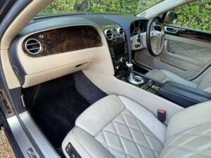 Image 2/50 de Bentley Continental Flying Spur (2010)