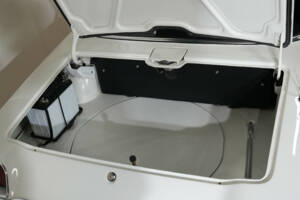 Image 23/32 of Mazda 110 S Cosmo Sport (1968)